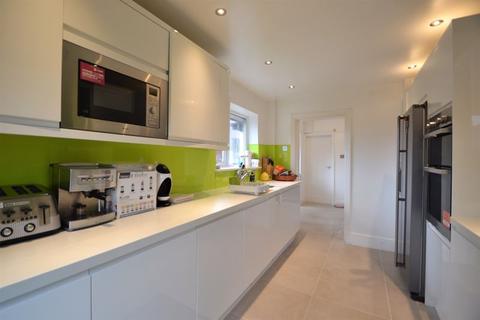 11 Beachcroft Road, Wirral, CH47 6BD