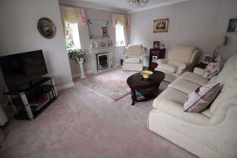 Broomleigh Close, Bebington 4 bed detached house £299,950