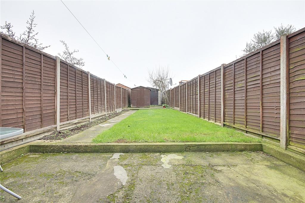Cambourne Avenue, Edmonton, London, N9 3 bed terraced house £1,650