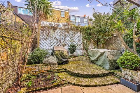 4 bedroom terraced house to rent, St Dionis Road, London