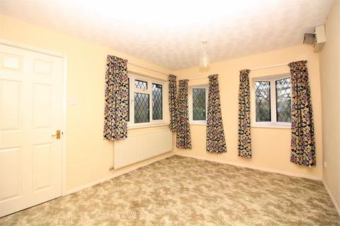 8 Barberry Drive, Chard, TA20 1HR