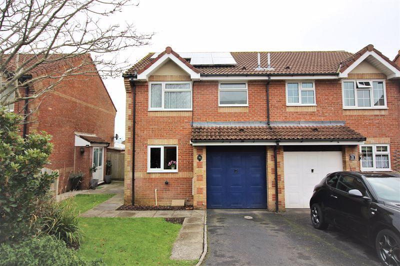 Bonds Close, Chard 3 bed semidetached house £225,000