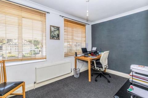 28 Clarkes Avenue, Worcester Park, KT4 8PZ