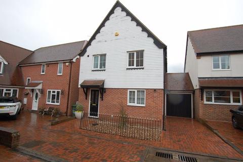 5 Romagne Close, Horndon On The Hill, Stanford-le-hope, SS17 8LH
