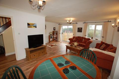 5 Romagne Close, Horndon On The Hill, Stanford-le-hope, SS17 8LH