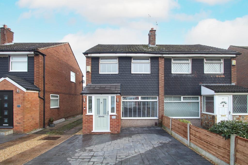 Benbecula Way, Davyhulme, Manchester, M41 3 bed semidetached house £