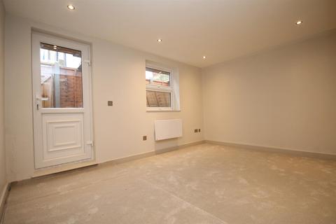 1a Byron Avenue, Sutton, SM1 3RA