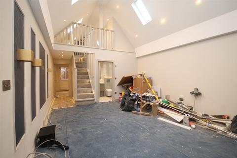 1a Byron Avenue, Sutton, SM1 3RA