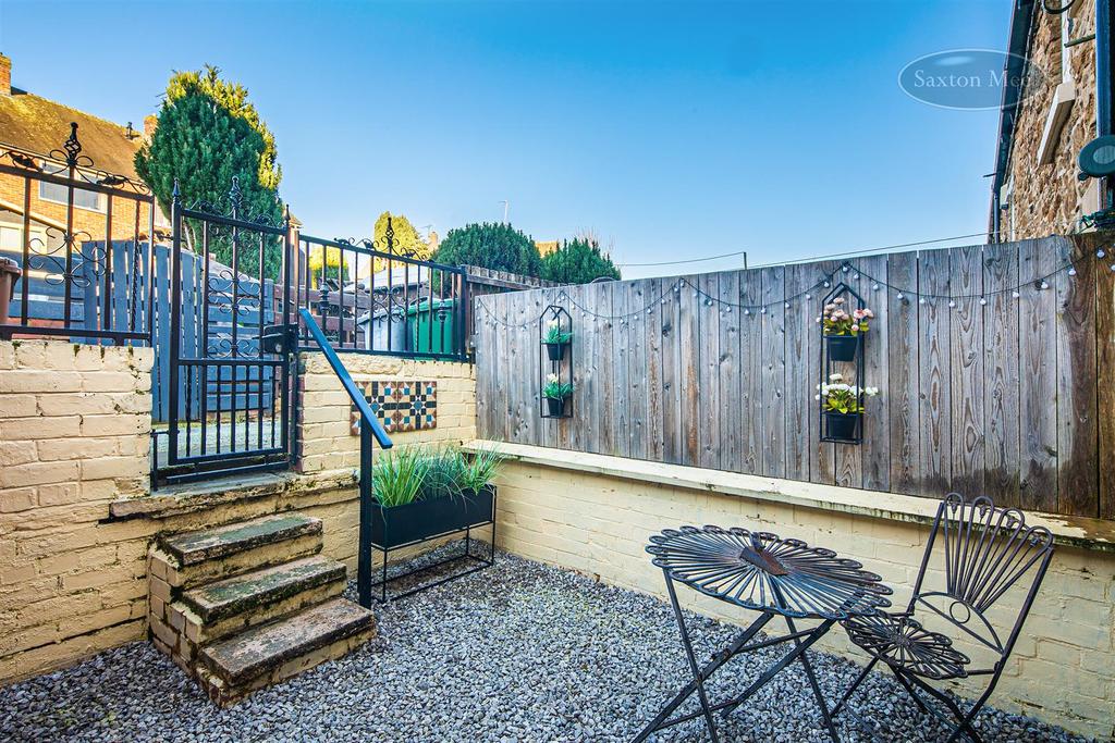 Wath Road, Elsecar, Barnsley 2 bed cottage for sale £150,000