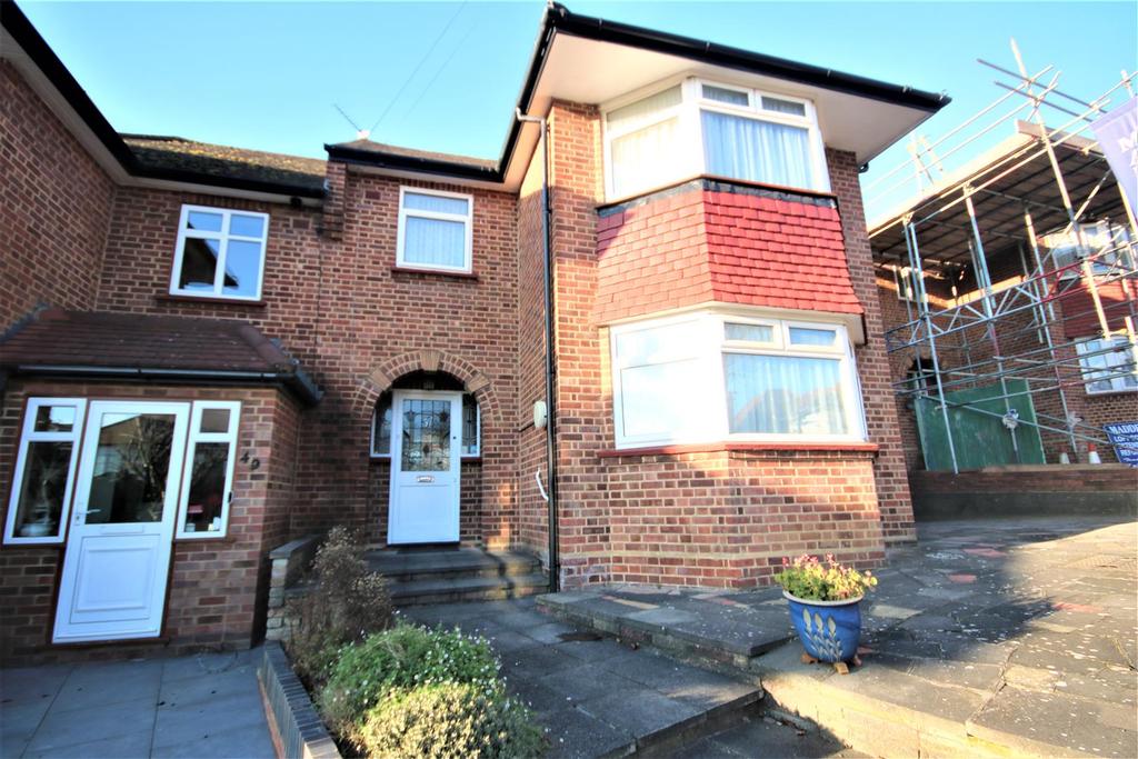 Ashurst Road, Cockfosters, EN4 3 bed semidetached house £775,000