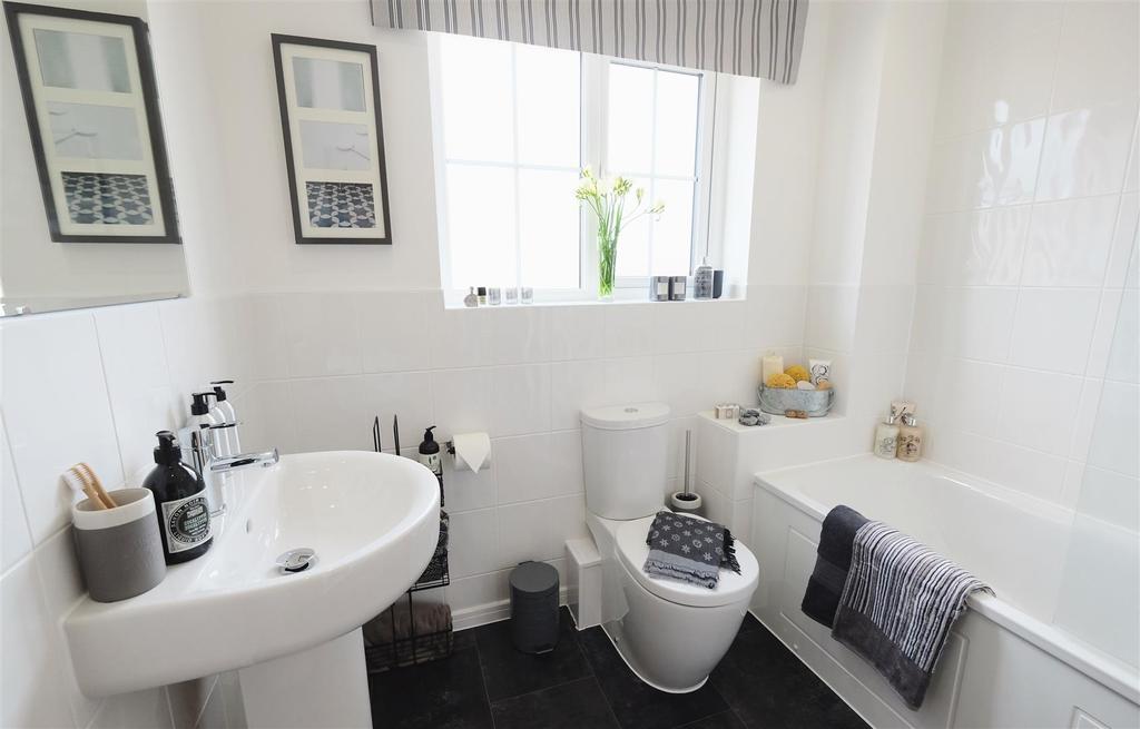 Ellesmere Bathroom 1.jpg