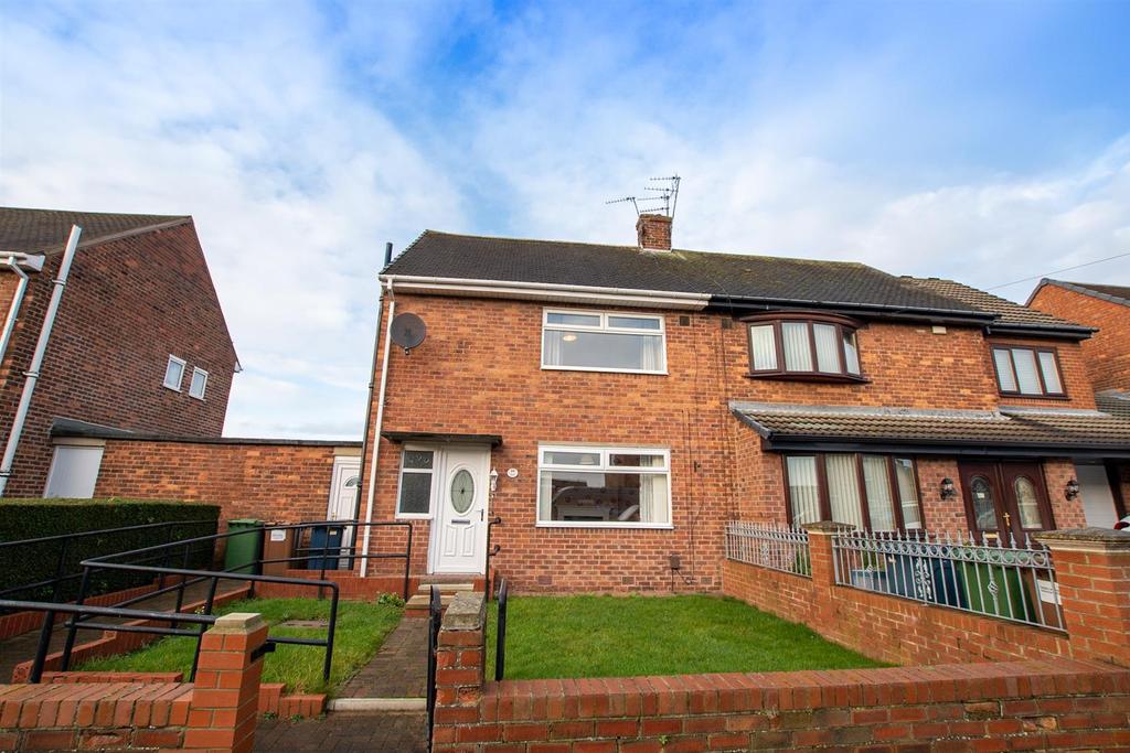 Torrens Road, Thorney Close, Sunderland 2 bed semidetached house for