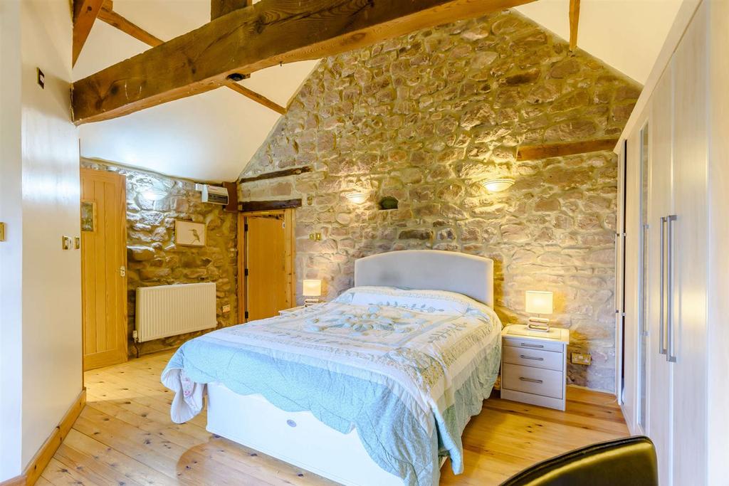 Barn FF Main Bedroom