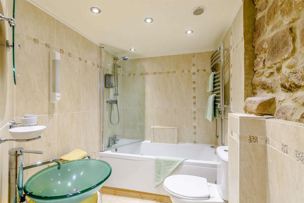 Barn FF Main Bedroom Ensuite