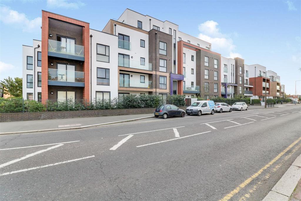 Sutton Road, SouthendOnSea 1 bed flat for sale £180,000