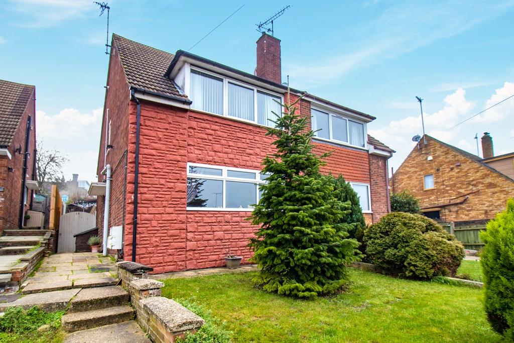 Hugh Dickson Road, Colchester, CO4 3 bed semidetached house £250,000