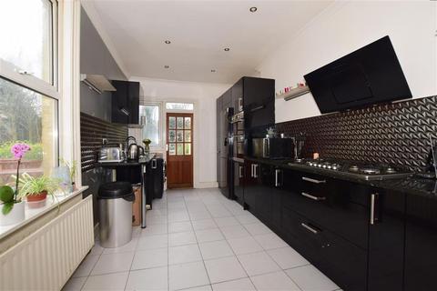 18 Elmers End Road, London, SE20 7SN