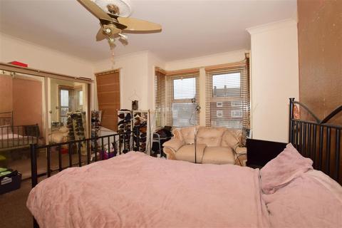 18 Elmers End Road, London, SE20 7SN