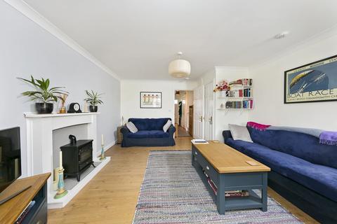 16 Isabella Place, Kingston Upon Thames, KT2 5PB