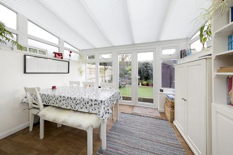16 Isabella Place, Kingston Upon Thames, KT2 5PB