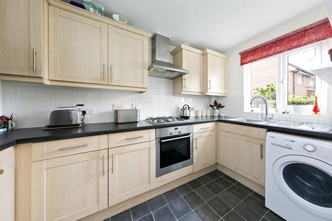 16 Isabella Place, Kingston Upon Thames, KT2 5PB