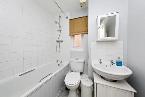 16 Isabella Place, Kingston Upon Thames, KT2 5PB