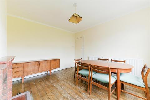 36 Holne Chase, Morden, SM4 5QB