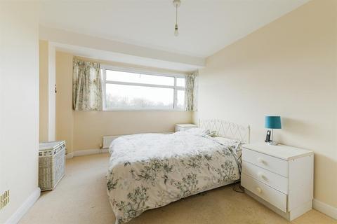 36 Holne Chase, Morden, SM4 5QB