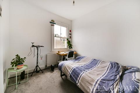 2 bedroom flat to rent, Beacon Hill, Holloway