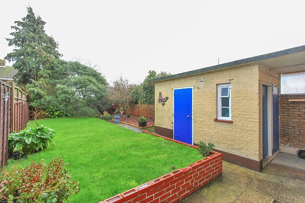 Prince Charles Avenue, Sittingbourne, Kent, ME10 2 bed terraced house