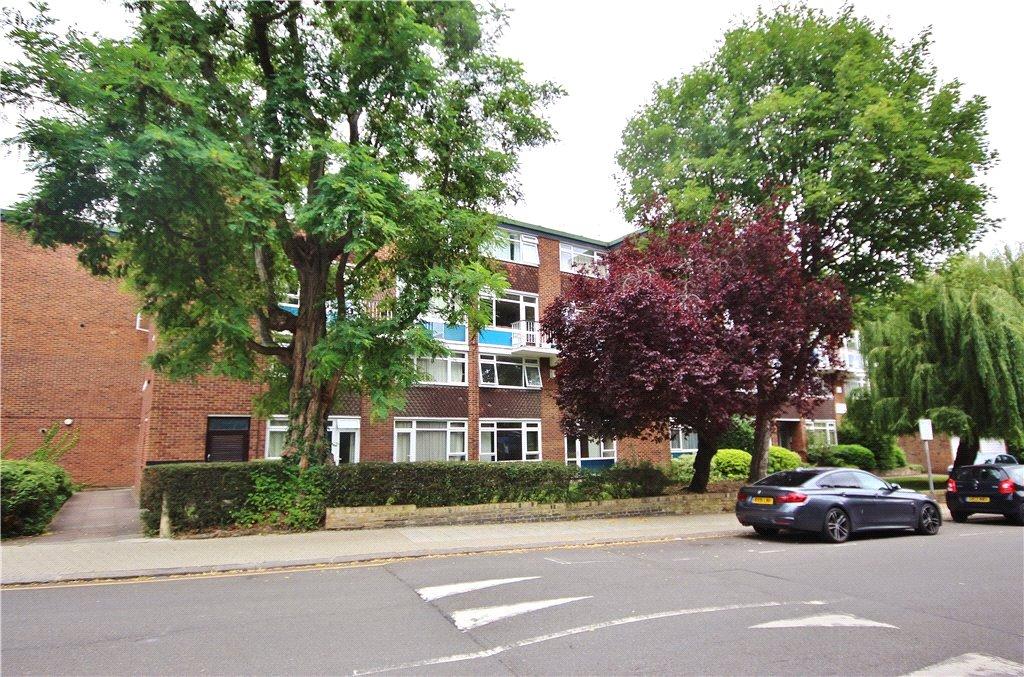 Carlton Drive, Putney, SW15 2 bed apartment £1,500 pcm (£346 pw)