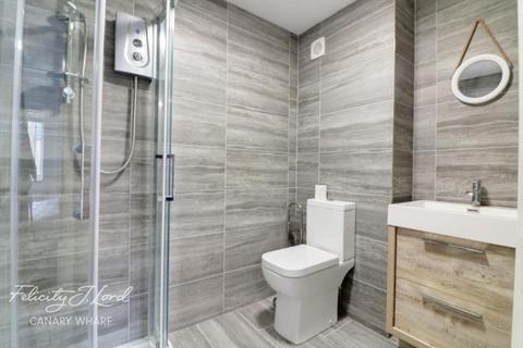 1 bedroom in a flat share to rent, Island Row, London