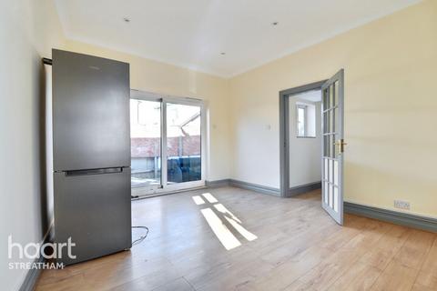 4 bedroom end of terrace house to rent, Taffy's How, Mitcham CR4