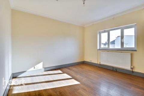 4 bedroom end of terrace house to rent, Taffy's How, Mitcham CR4