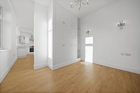 21c Boston Road, London, W7 3SJ