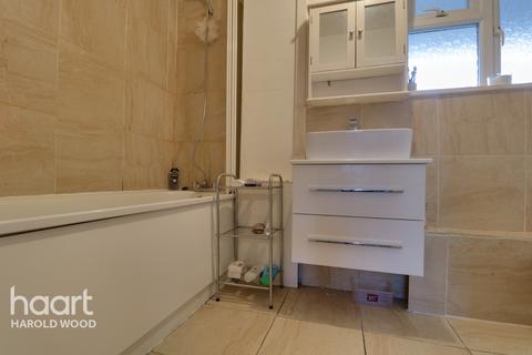 27 Broseley Road, Romford, RM3 9BA