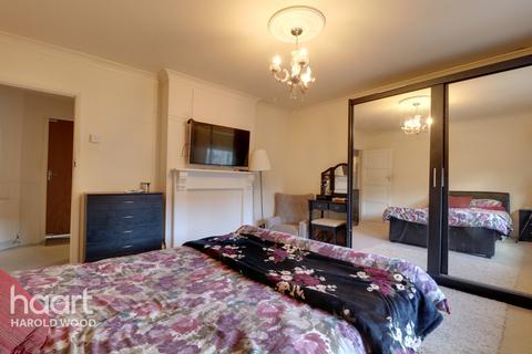 27 Broseley Road, Romford, RM3 9BA