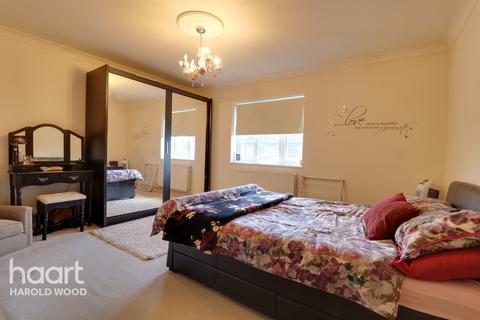 Broseley Road Romford 1 Bed Flat For Sale 195 000