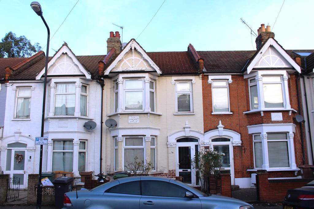 Empress Avenue, Chingford, E4 3 bed terraced house £300,000