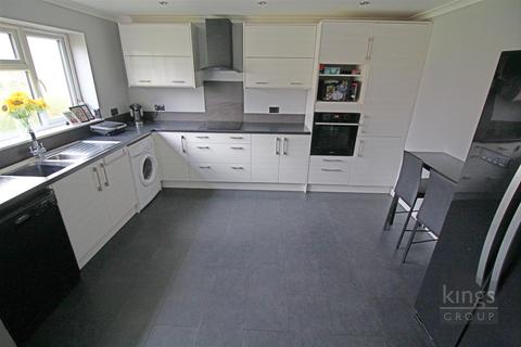 150 Tithelands, Harlow, CM19 5NF