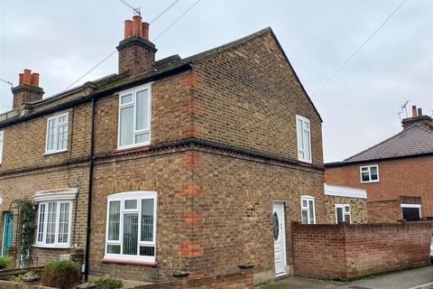 16 School Road, East Molesey, KT8 0DN