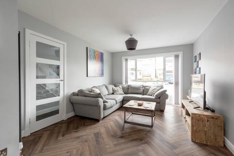 88 Buckstone Road, Edinburgh, EH10 6UT
