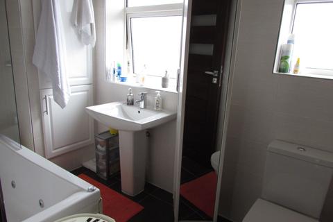 18 Herle Drive, Manchester, M22 1WH