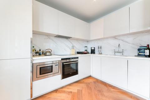 1 bedroom flat to rent, Ambassador Building, Embassy Gardens, London, SW11