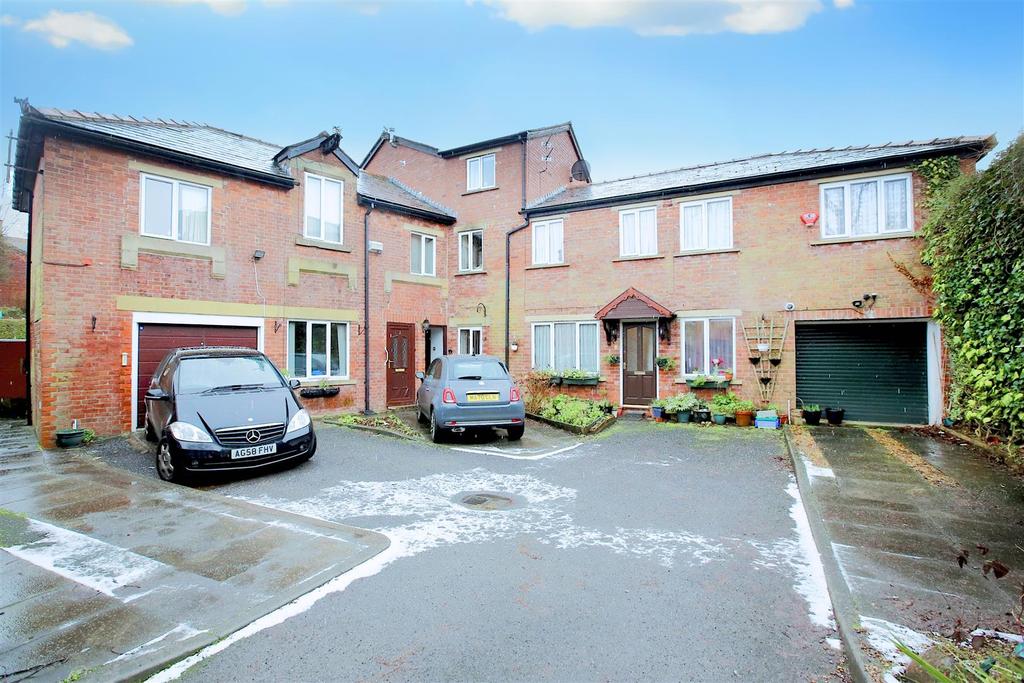 The Stables, Frederick Street, Oldham 3 bed townhouse £155,000