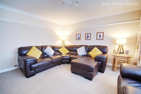 82 Blithfield Way, Stoke-on-trent, ST6 8GS
