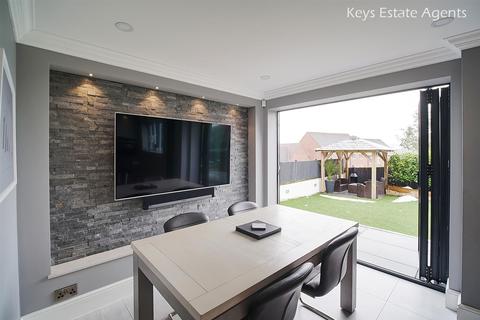 82 Blithfield Way, Stoke-on-trent, ST6 8GS