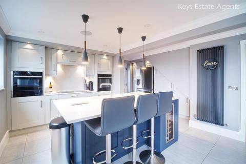 82 Blithfield Way, Stoke-on-trent, ST6 8GS