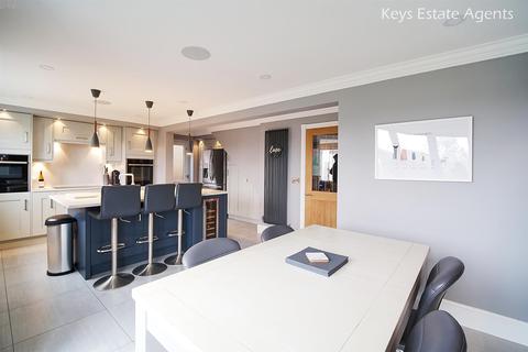 82 Blithfield Way, Stoke-on-trent, ST6 8GS
