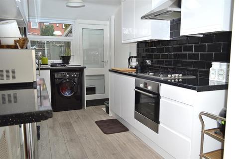 3 Harrow Avenue, Oldham, OL8 4HZ